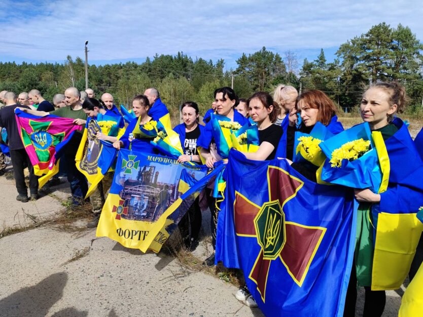 Зеленський повернув полонених захисників Азовсталі