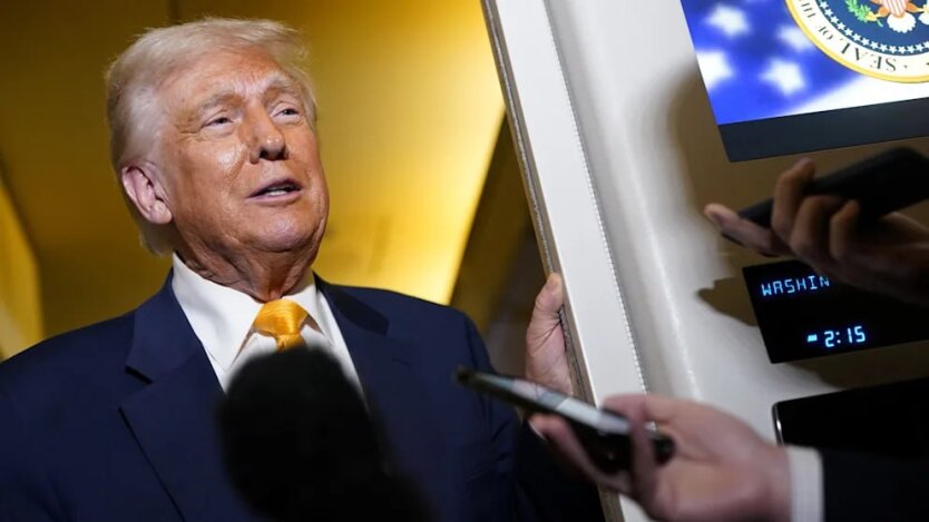 Рейтинг одобрения Трампа стремительно падает
