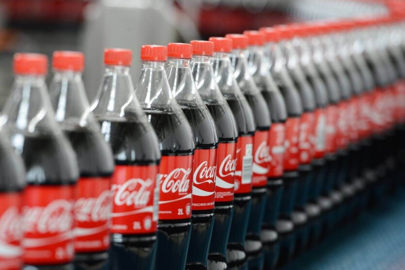 Почти 81 гривна: супермаркеты установили новые цены на минералку, кока-колу и сок