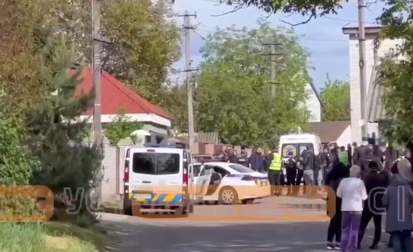 Стрілок з автоматом у Софіївській Борщагівці