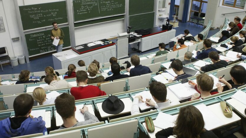 От 23 тысяч гривен: сколько стоит обучение в топовых университетах Украины