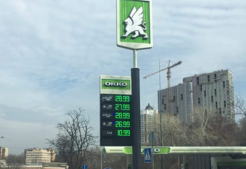 Ціни на бензин знову 