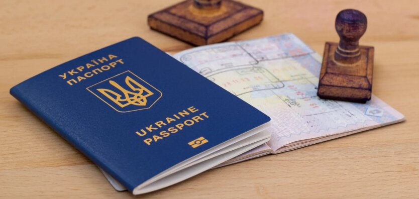 Українці обговорюють новий статус в ЄС