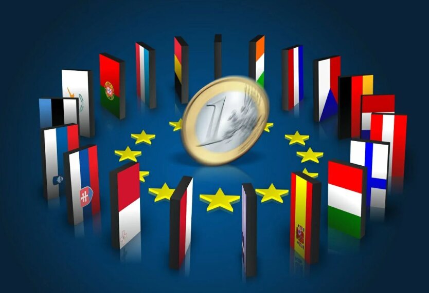 Видимі купюри євро та графік інфляції