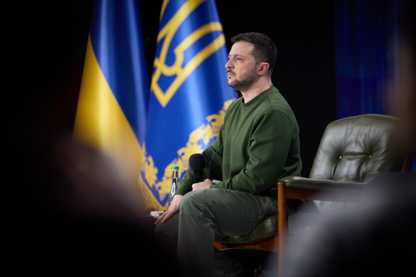 Зеленский рассказал WP о реакции США на удары по НПЗ РФ, последствиях отсутствия помощи и новом украинском наступлении