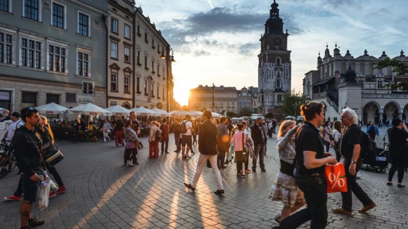 Українці планують залишитись у країні