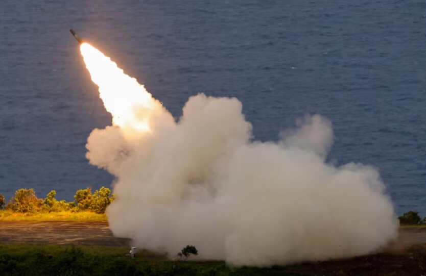 Запуск новой ракетной системы HIMARS