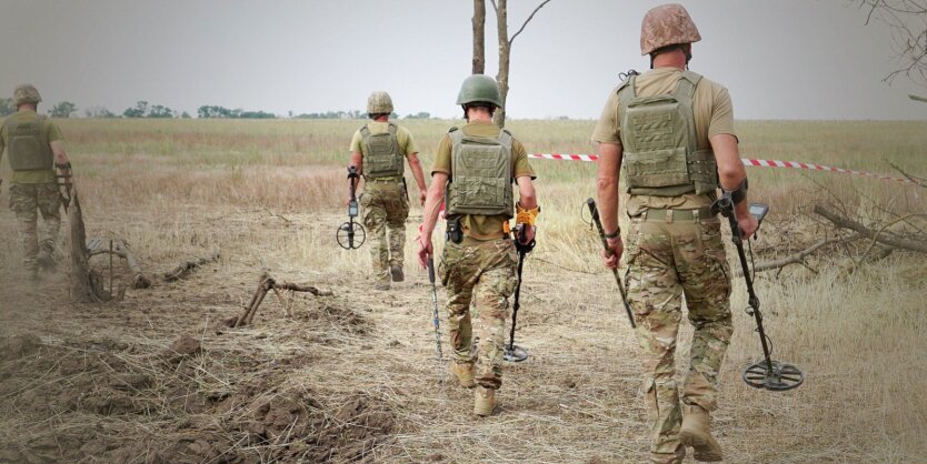 Бригада розмінування у дії. Іспанці допомагають