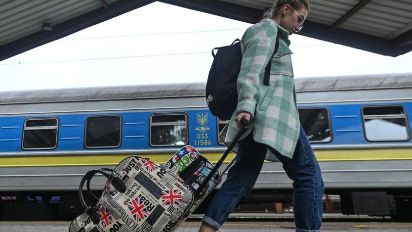 Біженці повертаються до України