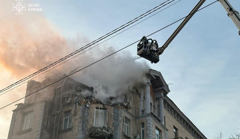 Удар по Киеву: дрон в окне ученого