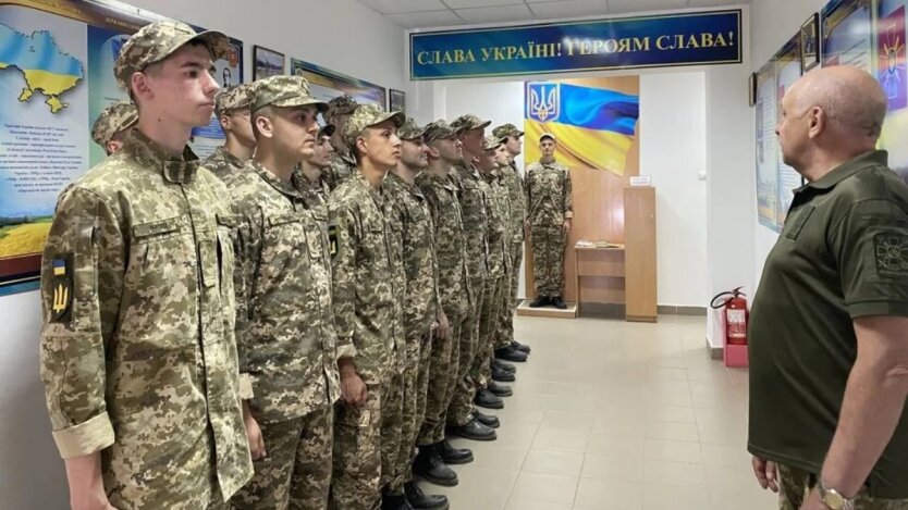 Военное обеспечение для контрактников 18-24 лет
