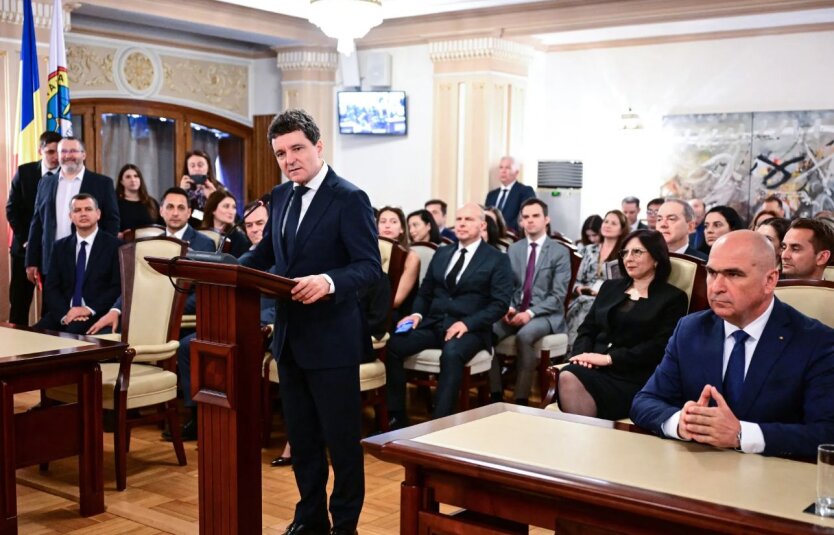 Президент Румунії та уряд: подолання бюджетної кризи