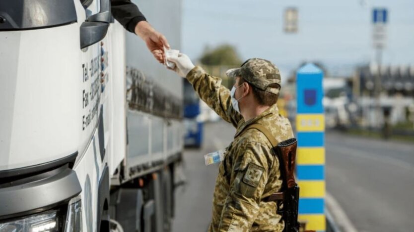 Новая система пересечения границы водителей гуманитарной помощи