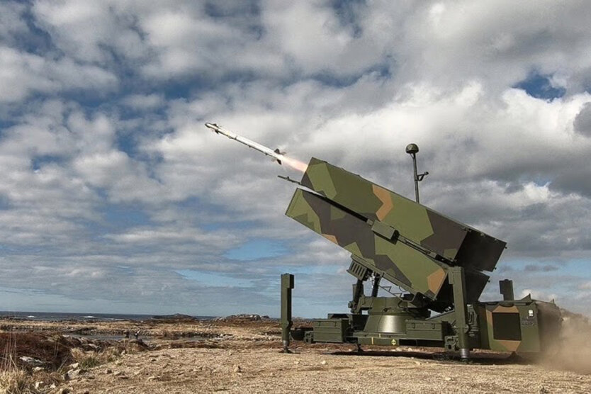 Ракети Patriot та NASAMS передано Україні