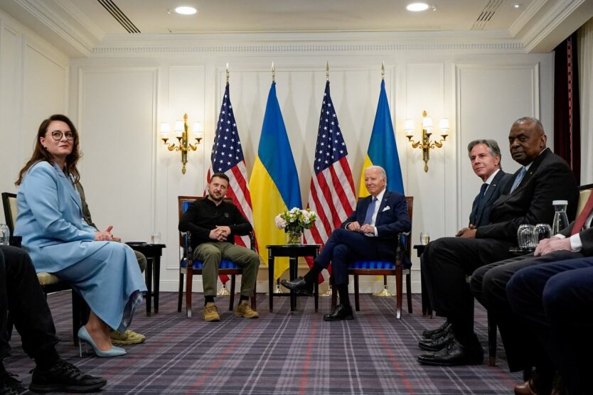 На встрече с Зеленским Байден объявил о новом пакете военной помощи США Украине