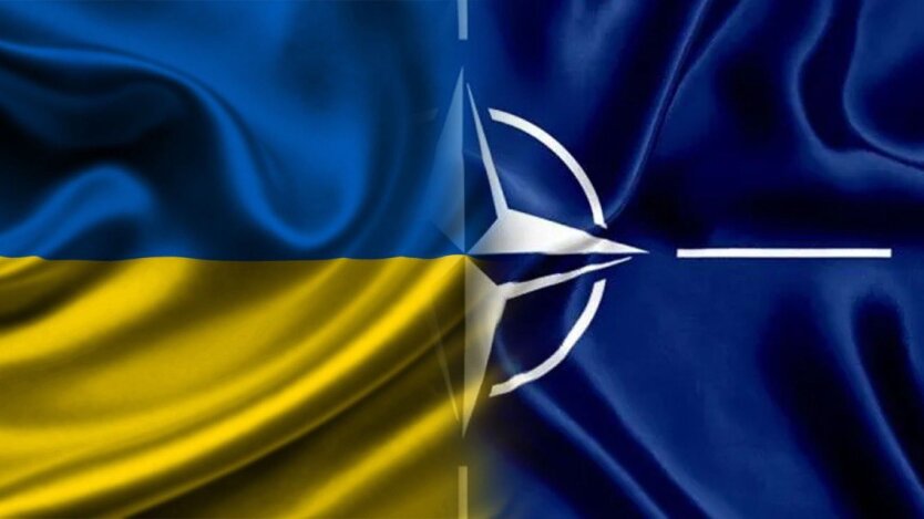 НАТО працює над створенням місії для України