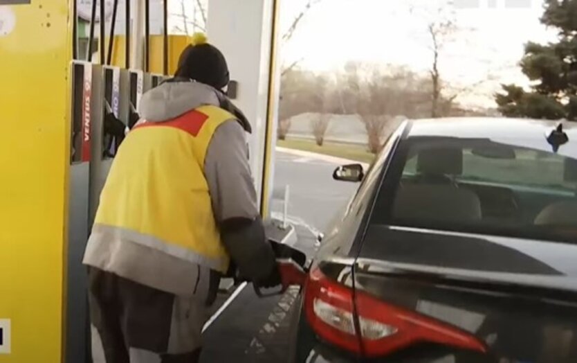 Цены на топливо снова изменились: АЗС обновили стоимость бензина, дизеля и автогаза