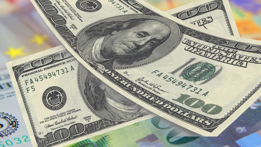 Обмінники підносять ціну на валюту