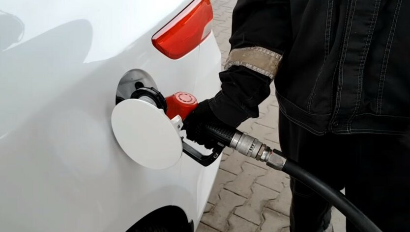 АЗС встановили нові ціни на бензин, дизель та автогаз на початок тижня