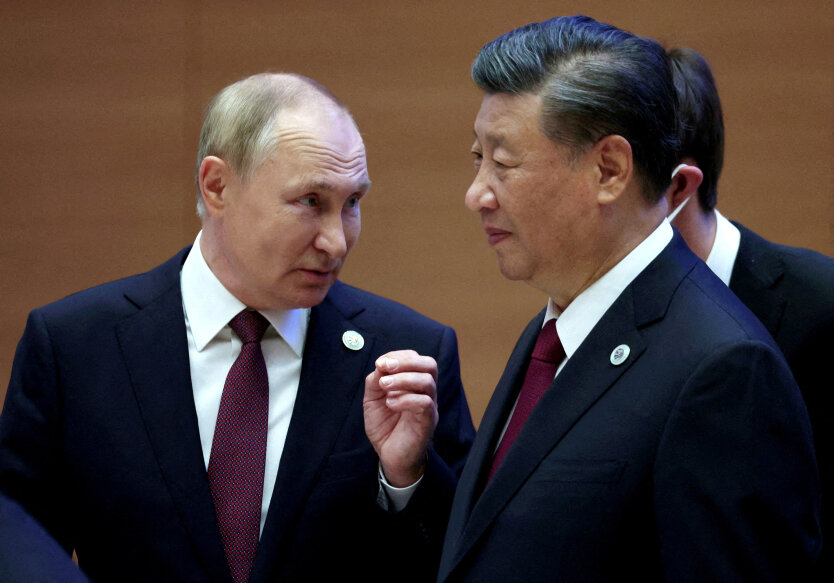 Си Цзиньпин разговаривает с Путиным в Кремле