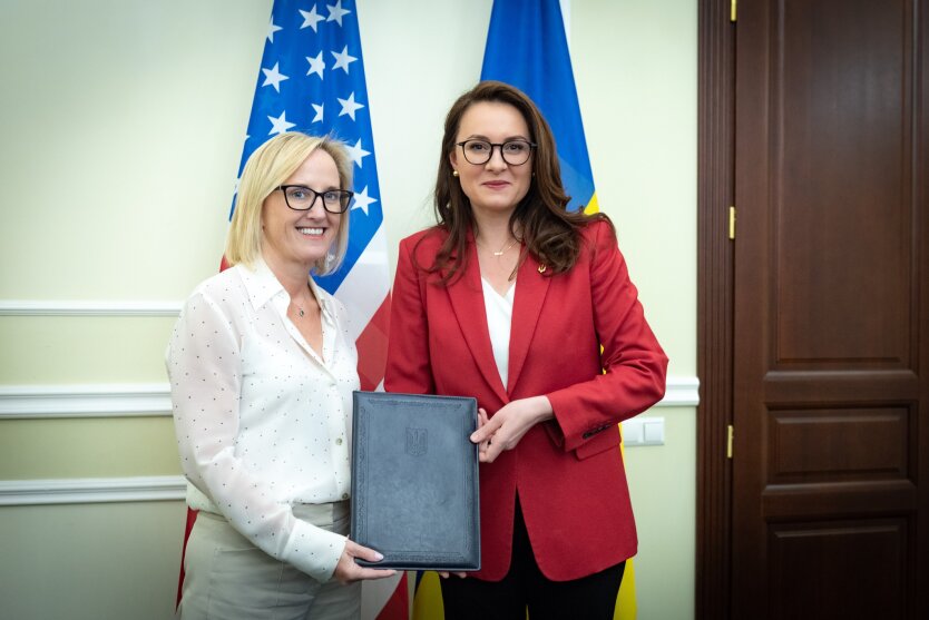 Україна та США підписали нові угоди
