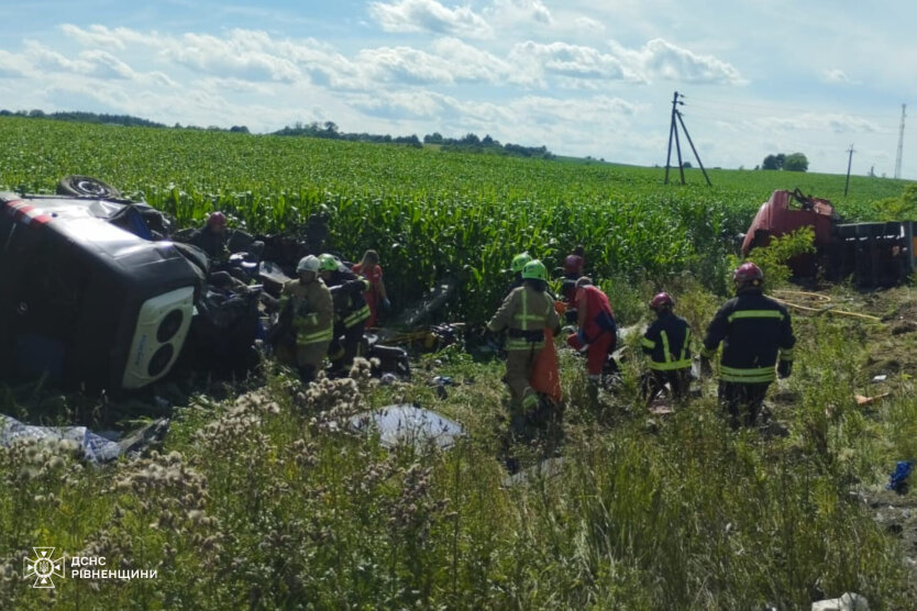 Аварія на Рівненщині: 14 загиблих