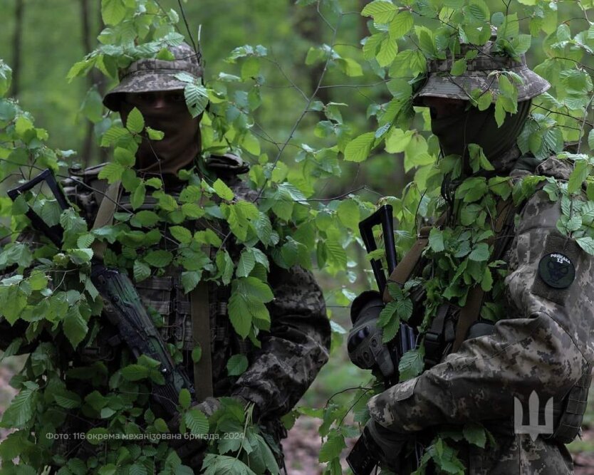 Українські воїни відбивають атаки росіян